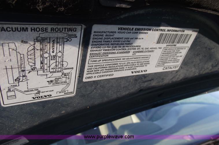 image for item C5565 1999 Volvo C70 LT convertible