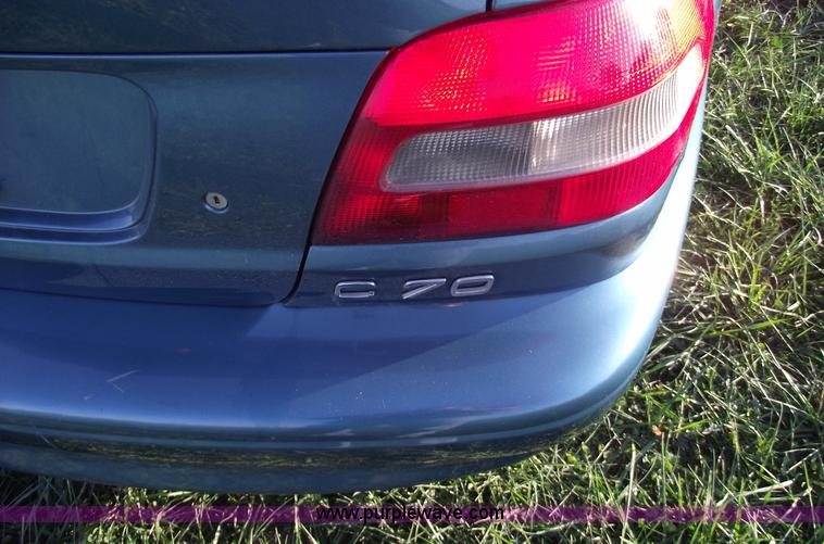 image for item C5565 1999 Volvo C70 LT convertible