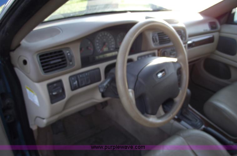 image for item C5565 1999 Volvo C70 LT convertible