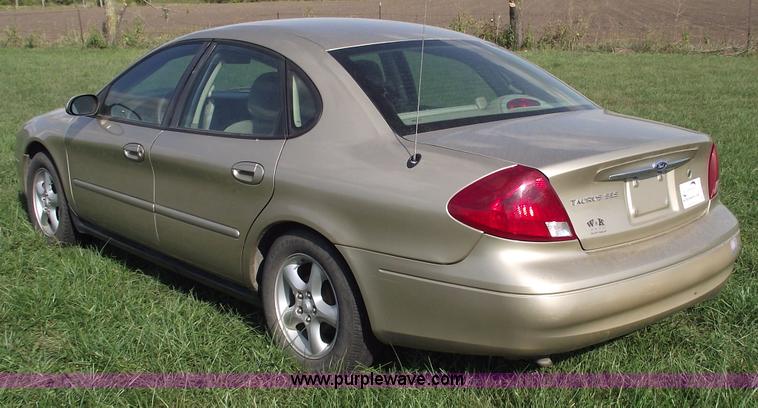 image for item C5566 2001 Ford Taurus SES