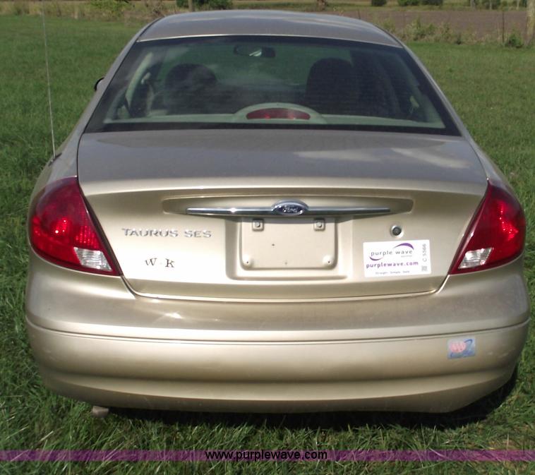 image for item C5566 2001 Ford Taurus SES