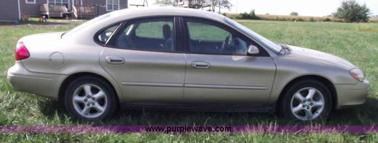 image for item C5566 2001 Ford Taurus SES
