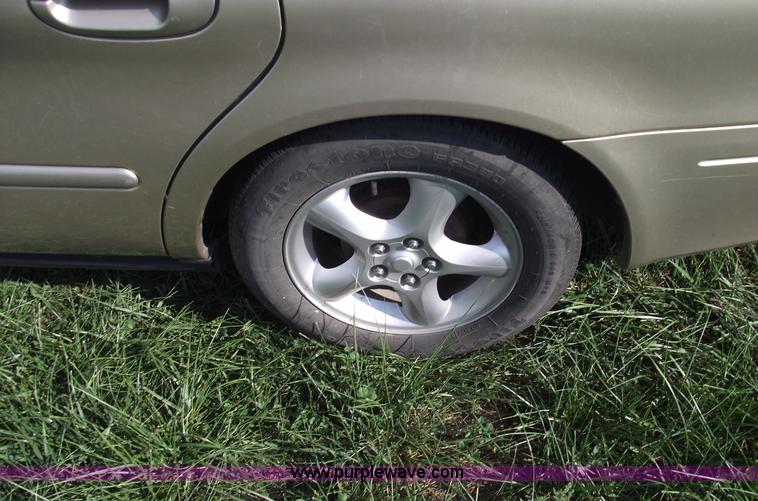 image for item C5566 2001 Ford Taurus SES