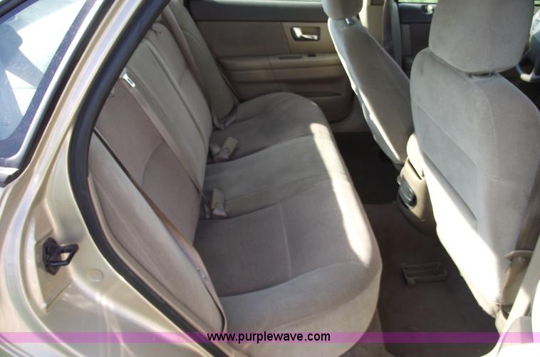 image for item C5566 2001 Ford Taurus SES
