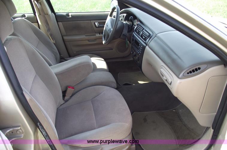 image for item C5566 2001 Ford Taurus SES