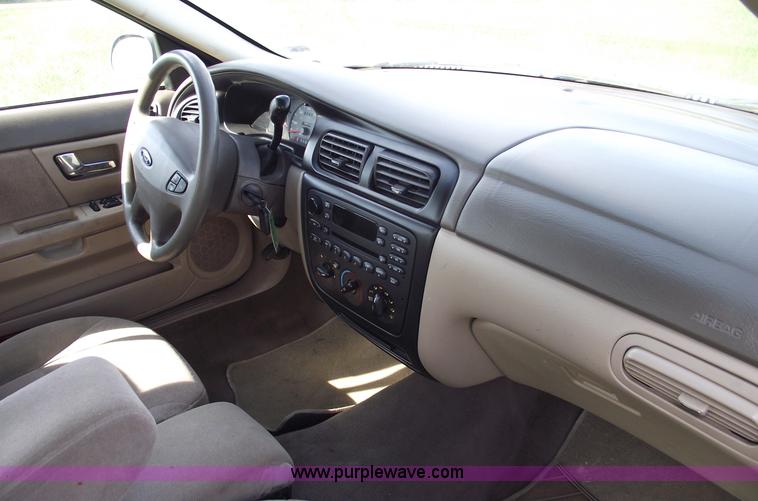 image for item C5566 2001 Ford Taurus SES