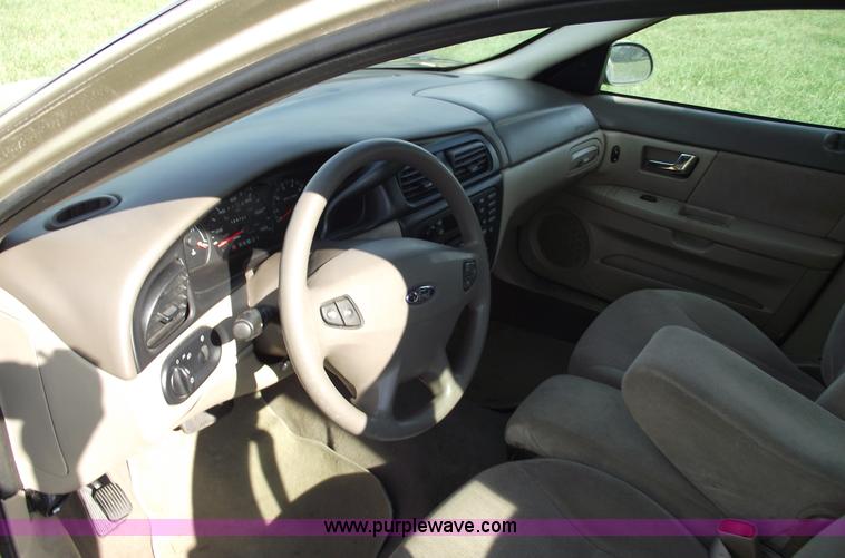 image for item C5566 2001 Ford Taurus SES