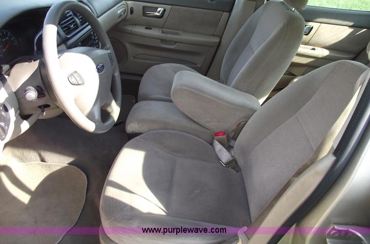 image for item C5566 2001 Ford Taurus SES