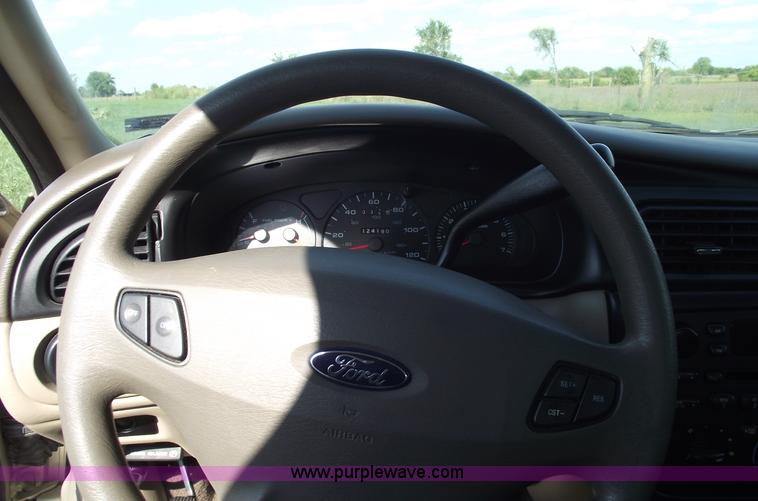 image for item C5566 2001 Ford Taurus SES