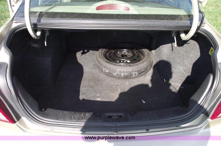 image for item C5566 2001 Ford Taurus SES