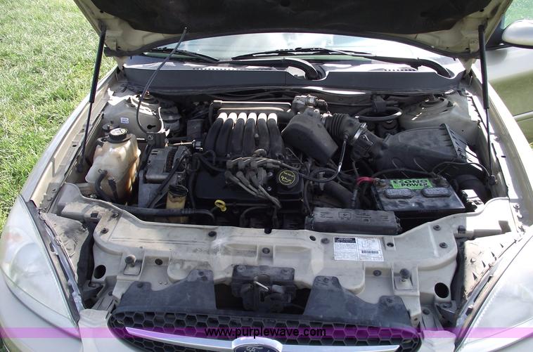 image for item C5566 2001 Ford Taurus SES