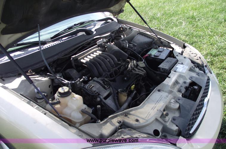 image for item C5566 2001 Ford Taurus SES