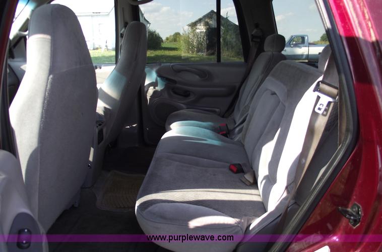 image for item C5568 1997 Ford Expedition XLT SUV