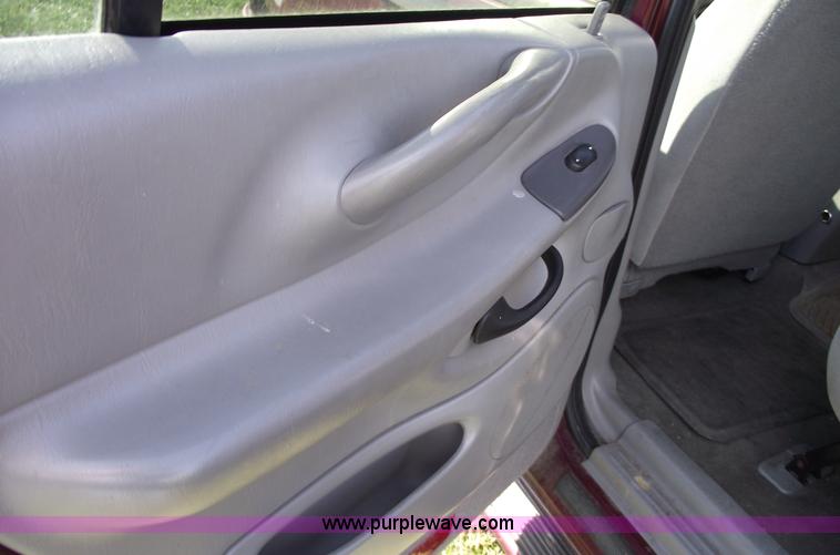 image for item C5568 1997 Ford Expedition XLT SUV