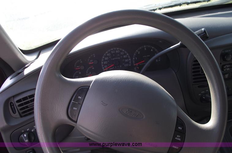 image for item C5568 1997 Ford Expedition XLT SUV