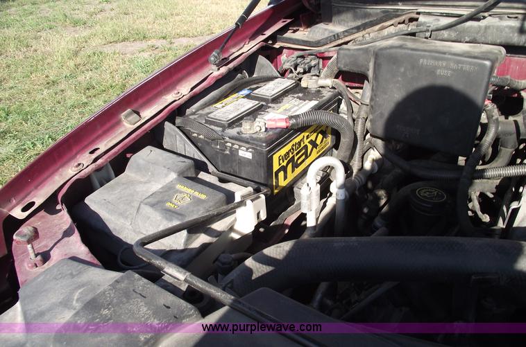 image for item C5568 1997 Ford Expedition XLT SUV