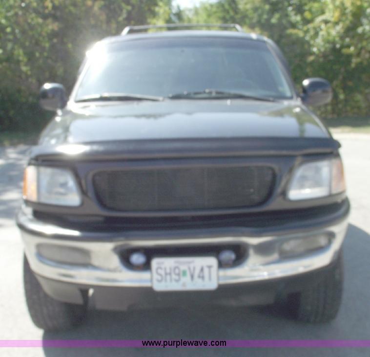 image for item C5579 1997 Ford Expedition XLT SUV
