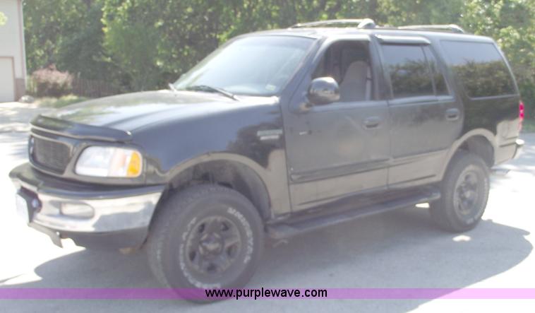 image for item C5579 1997 Ford Expedition XLT SUV