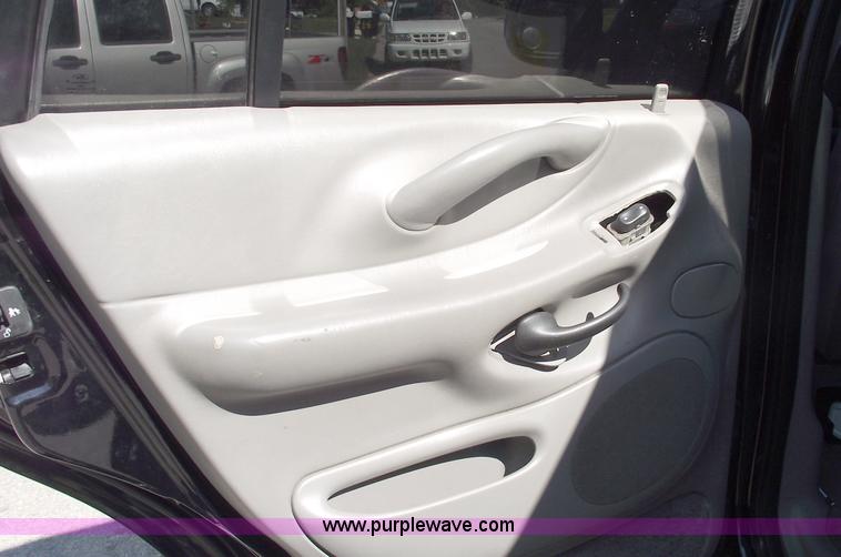 image for item C5579 1997 Ford Expedition XLT SUV