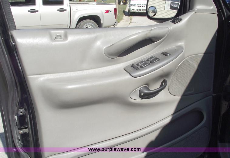 image for item C5579 1997 Ford Expedition XLT SUV