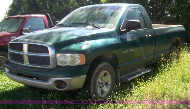 image for item D8503 2003 Dodge Ram 1500 pickup truck