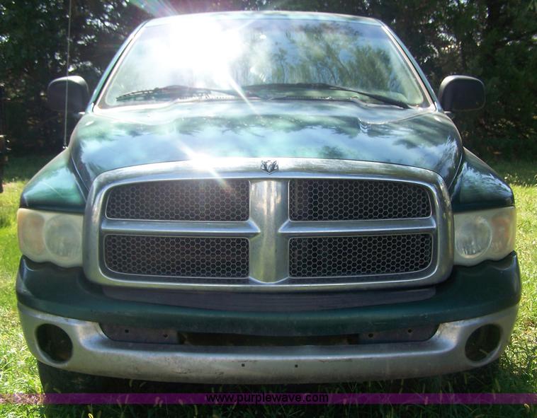 image for item D8503 2003 Dodge Ram 1500 pickup truck