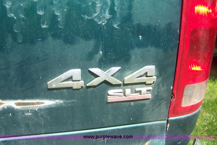 image for item D8503 2003 Dodge Ram 1500 pickup truck