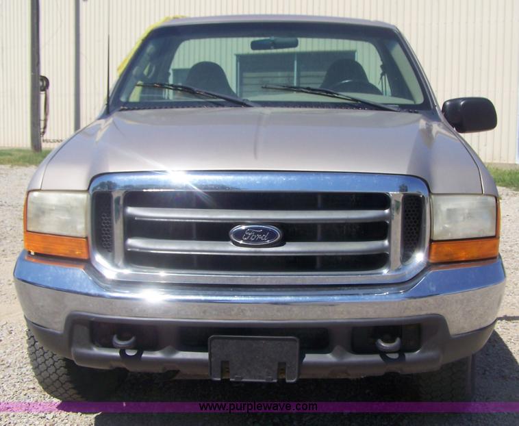 image for item D8511 1999 Ford F350 XLT Super Duty pickup truck