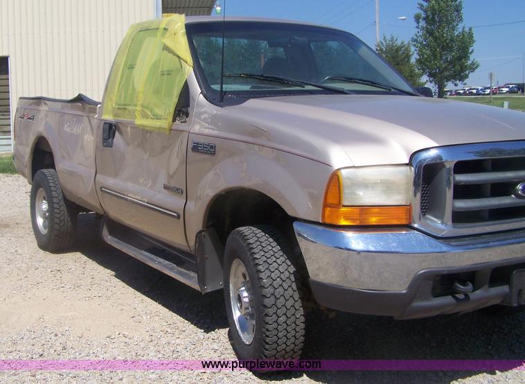 image for item D8511 1999 Ford F350 XLT Super Duty pickup truck