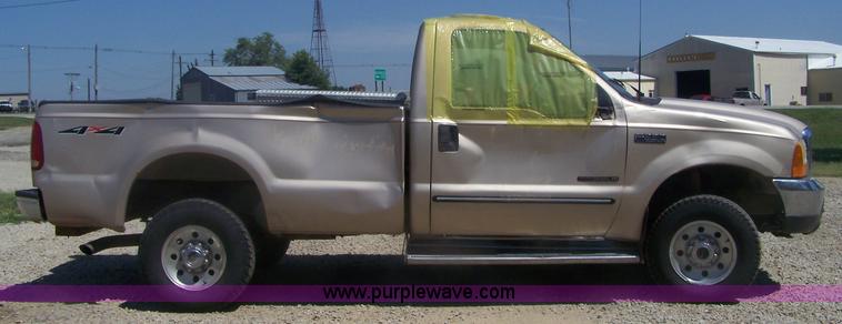 image for item D8511 1999 Ford F350 XLT Super Duty pickup truck