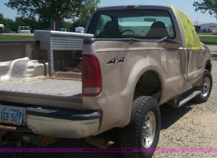 image for item D8511 1999 Ford F350 XLT Super Duty pickup truck