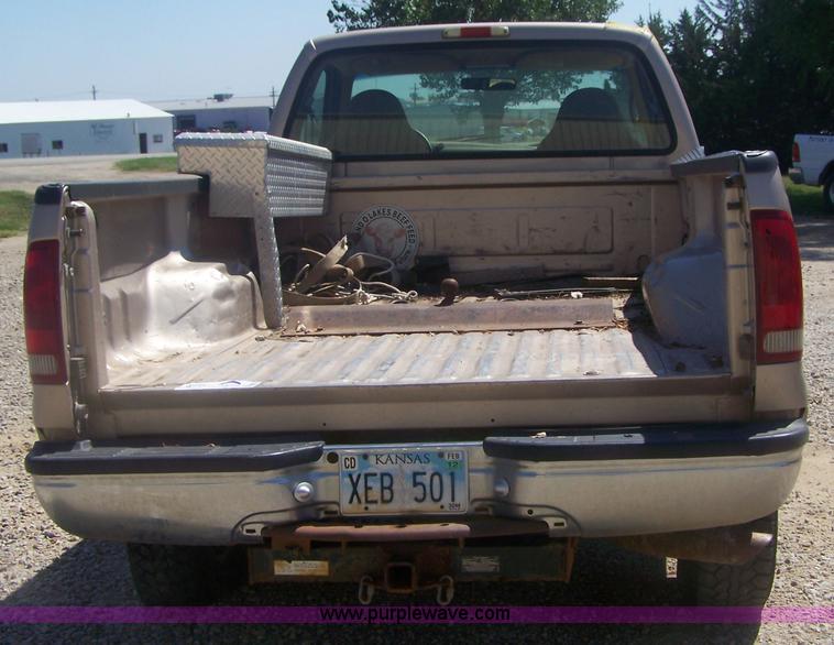 image for item D8511 1999 Ford F350 XLT Super Duty pickup truck