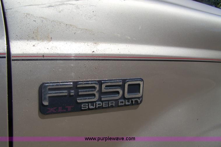 image for item D8511 1999 Ford F350 XLT Super Duty pickup truck
