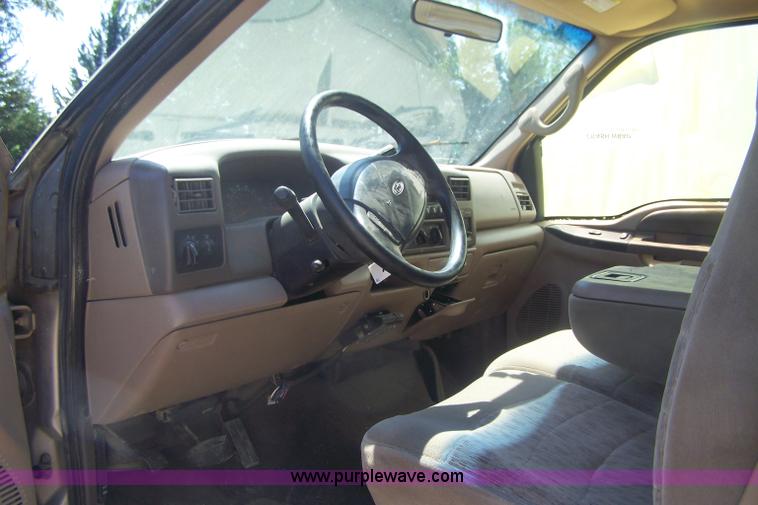 image for item D8511 1999 Ford F350 XLT Super Duty pickup truck