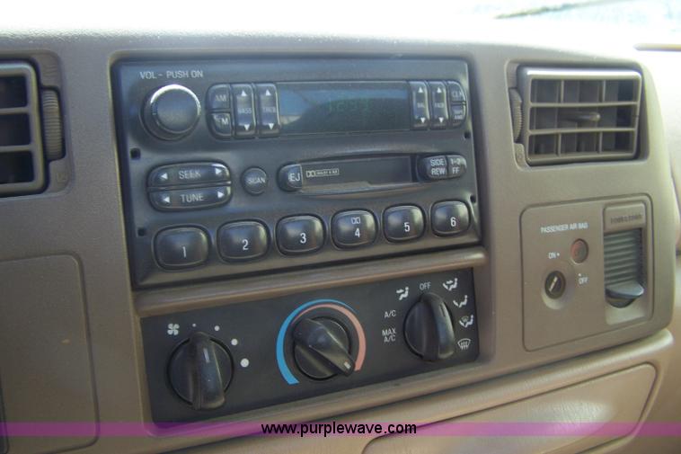 image for item D8511 1999 Ford F350 XLT Super Duty pickup truck