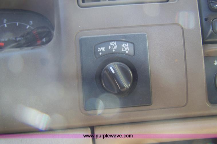 image for item D8511 1999 Ford F350 XLT Super Duty pickup truck