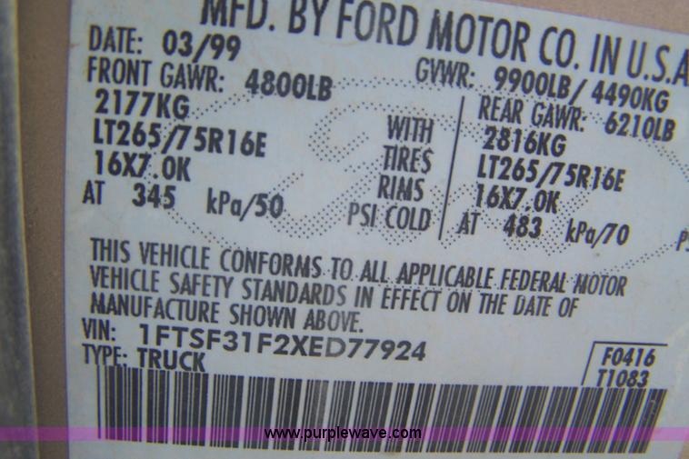 image for item D8511 1999 Ford F350 XLT Super Duty pickup truck