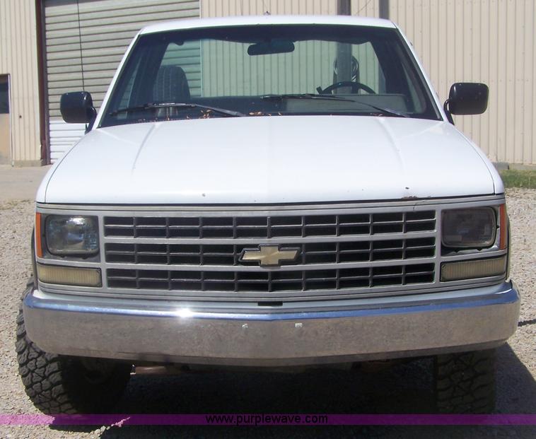 image for item D8512 1991 Chevrolet K2500 pickup truck