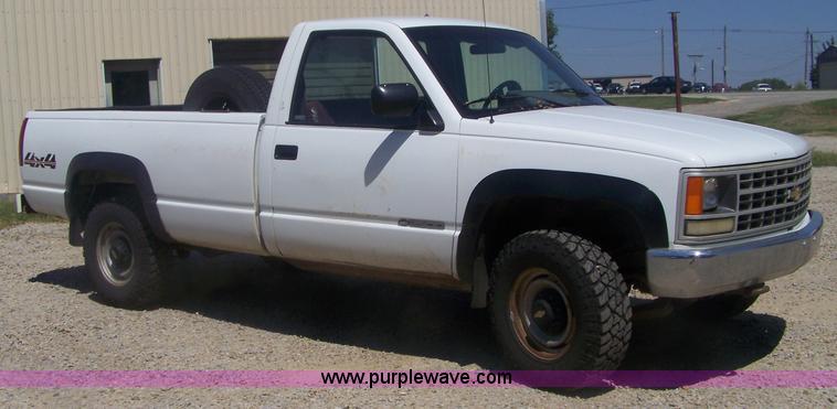 image for item D8512 1991 Chevrolet K2500 pickup truck