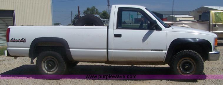 image for item D8512 1991 Chevrolet K2500 pickup truck