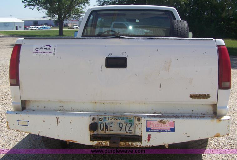 image for item D8512 1991 Chevrolet K2500 pickup truck