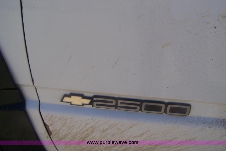 image for item D8512 1991 Chevrolet K2500 pickup truck