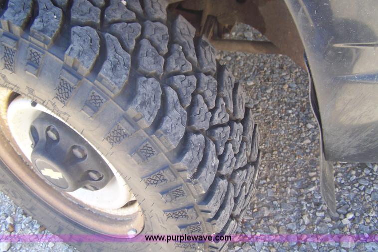 image for item D8512 1991 Chevrolet K2500 pickup truck