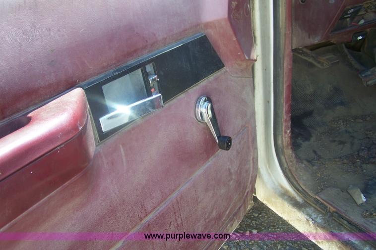 image for item D8512 1991 Chevrolet K2500 pickup truck