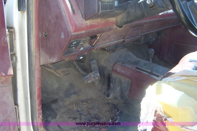 image for item D8512 1991 Chevrolet K2500 pickup truck