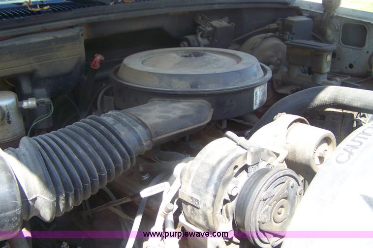 image for item D8512 1991 Chevrolet K2500 pickup truck