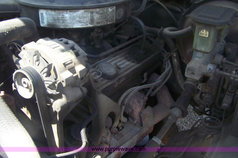 image for item D8512 1991 Chevrolet K2500 pickup truck