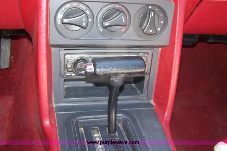 image for item D8526 1988 Ford Mustang GT convertible