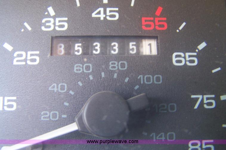 image for item D8526 1988 Ford Mustang GT convertible