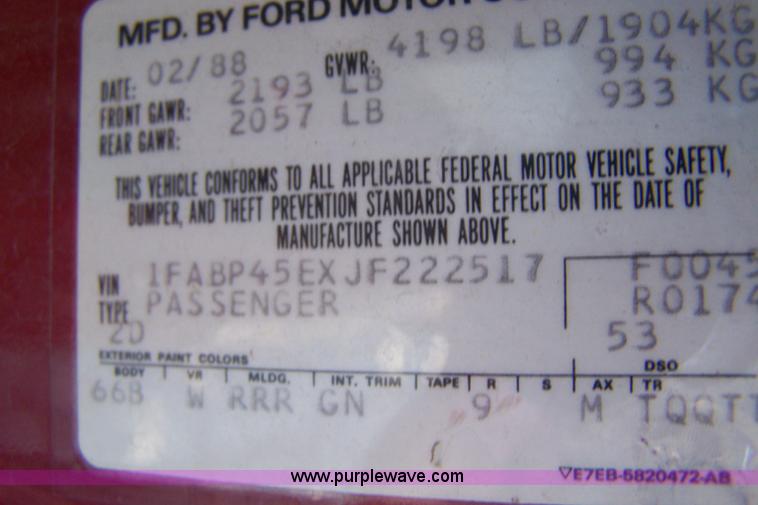 image for item D8526 1988 Ford Mustang GT convertible